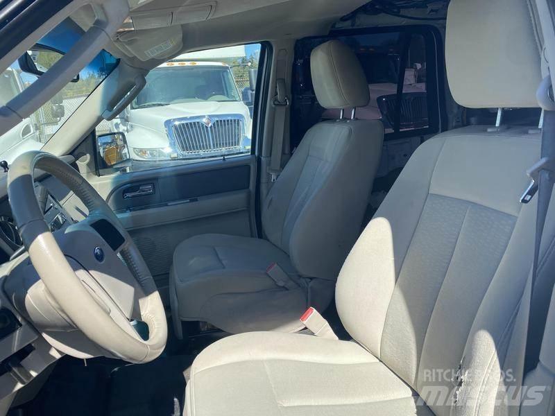 Ford Expedition Henkilöautot