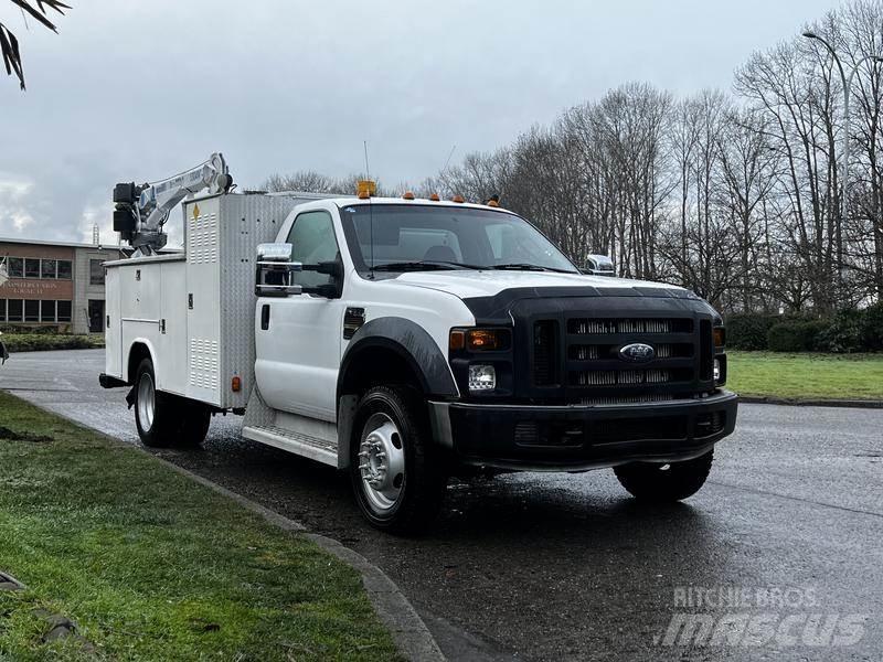 Ford F-550 Tienhoitoautot