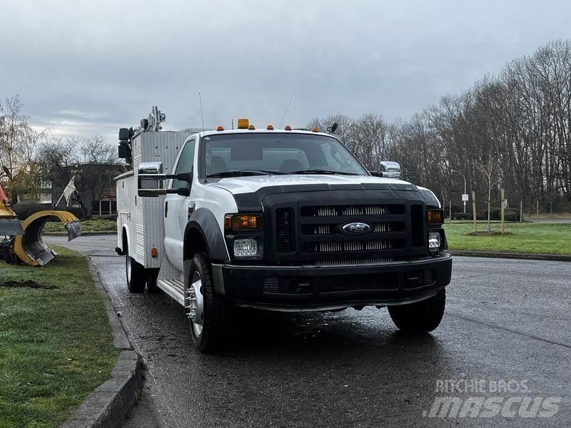 Ford F-550 Tienhoitoautot