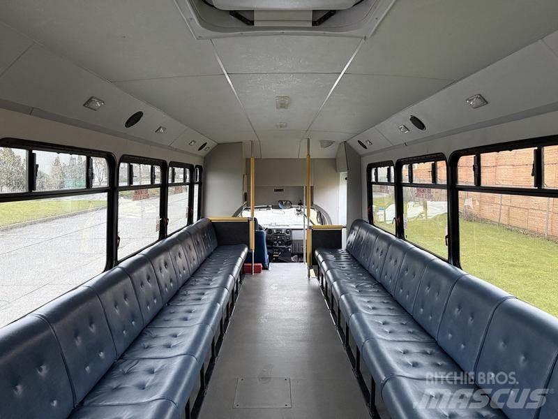 Ford F-550 Minibussit
