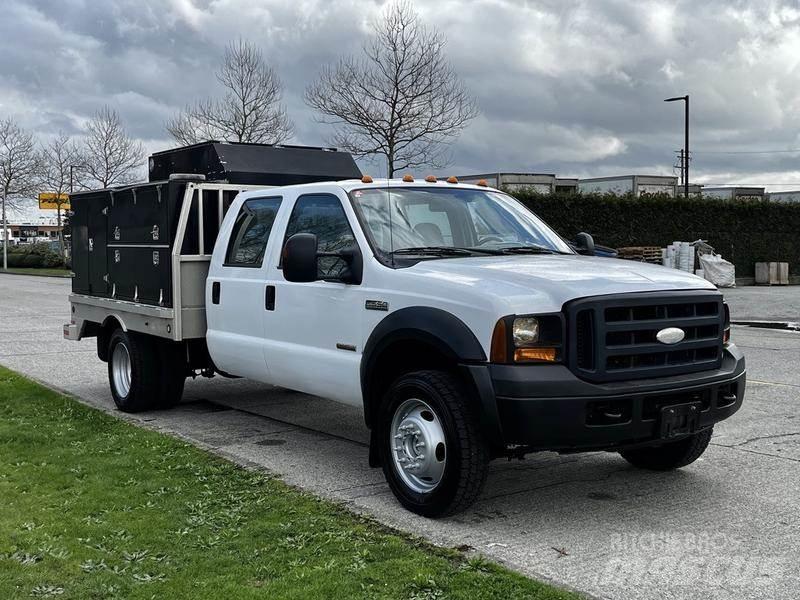 Ford F-550 Tienhoitoautot