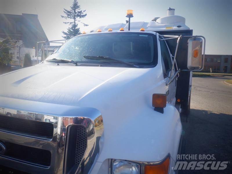Ford F-650 Paine-/imuautot
