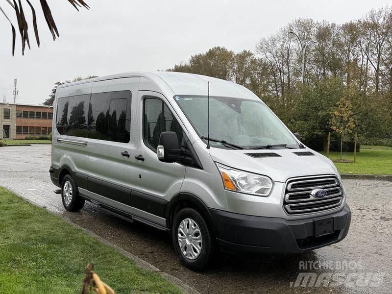 Ford Transit Henkilöautot