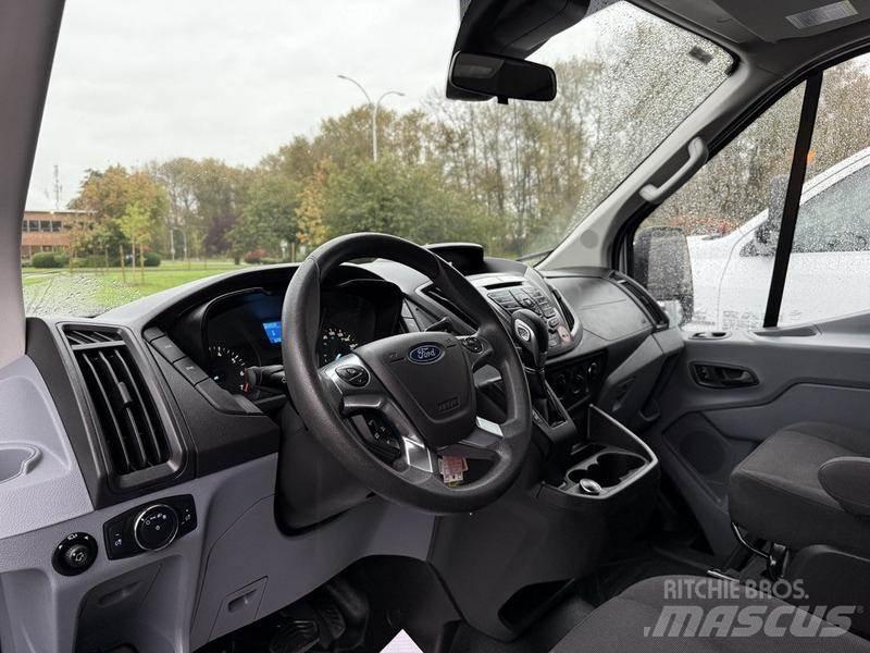 Ford Transit Henkilöautot