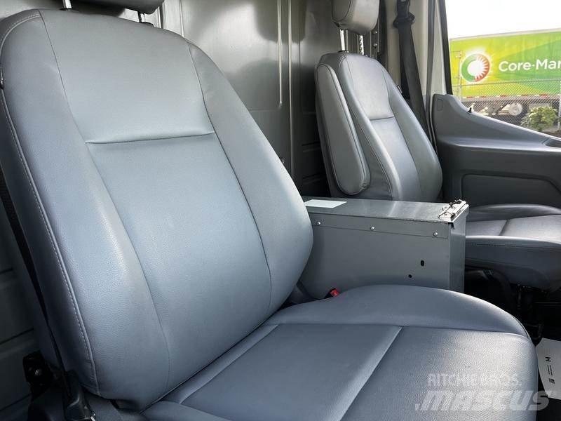 Ford Transit Pakettiautot