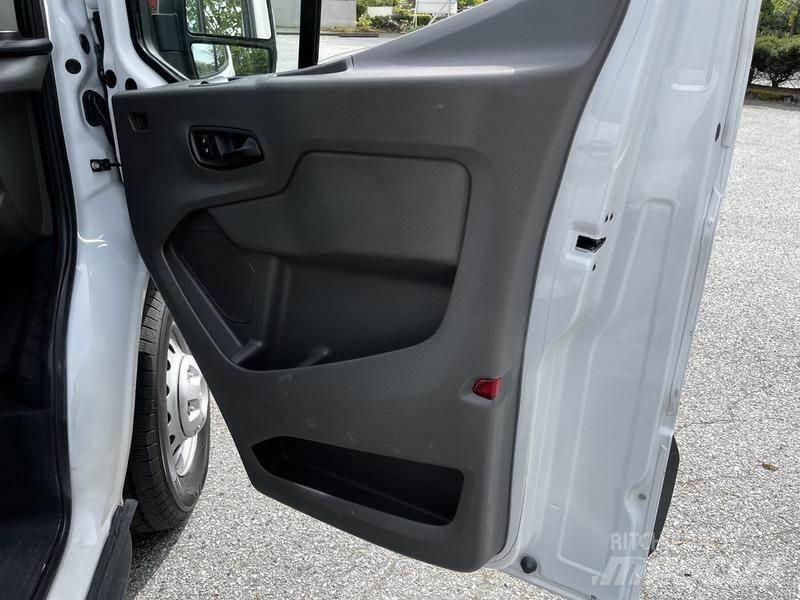 Ford Transit Henkilöautot