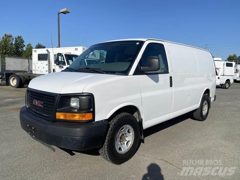 GMC Savana Pakettiautot