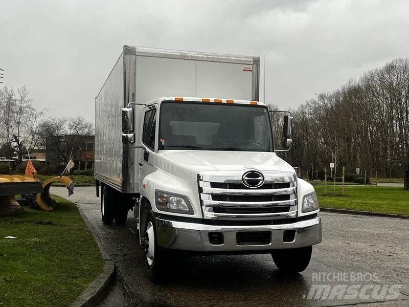 Hino 338 Pakettiautot