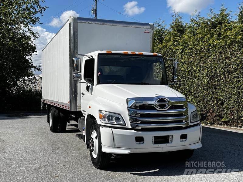 Hino 338 Pakettiautot