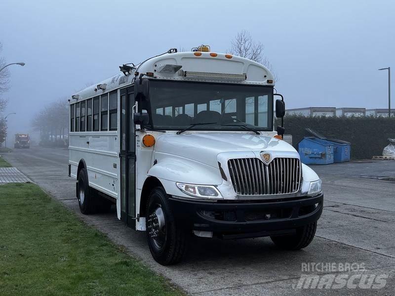 International 4200 Minibussit