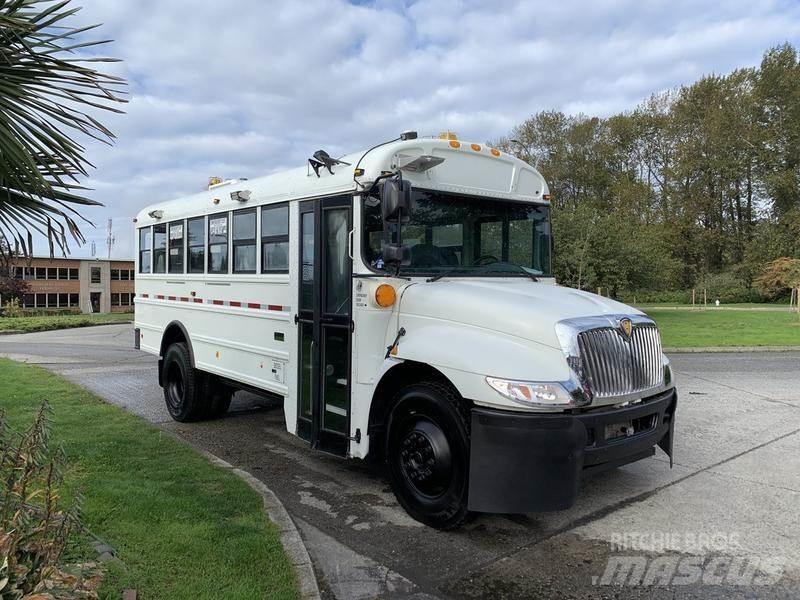 International 4200 Minibussit