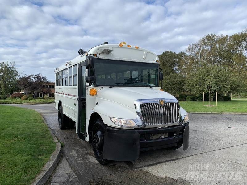 International 4200 Minibussit