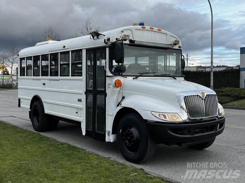 International 4200 Minibussit