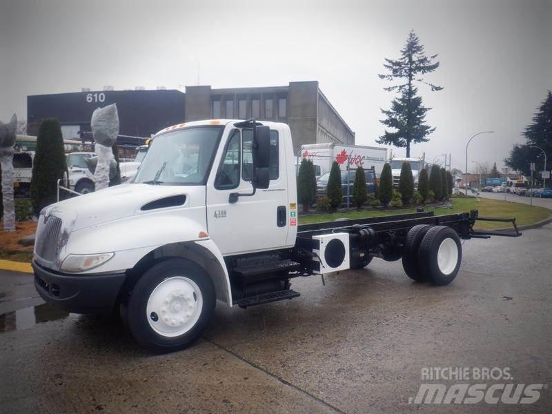 International 4300 Kuorma-autoalustat