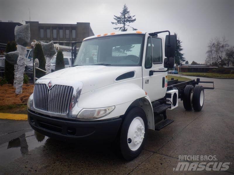 International 4300 Kuorma-autoalustat