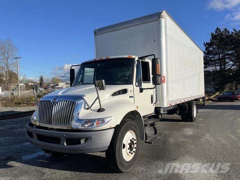 International 4300 Pakettiautot