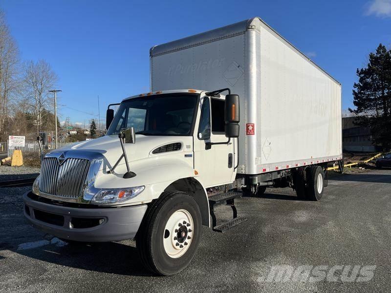 International 4300 Pakettiautot
