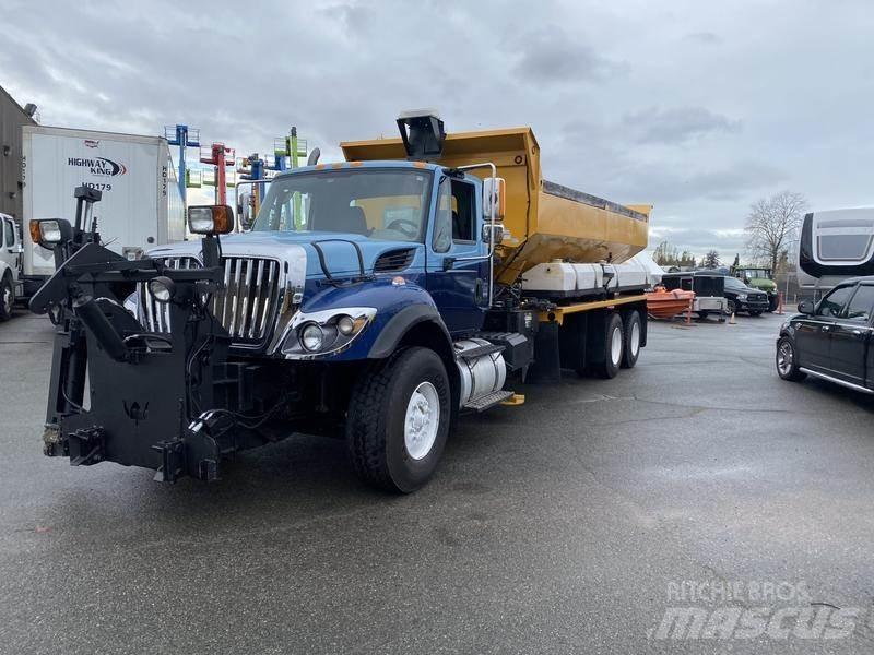International 7400 Lumiaurat