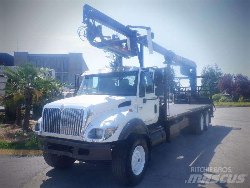 International 7500 Nosturiautot