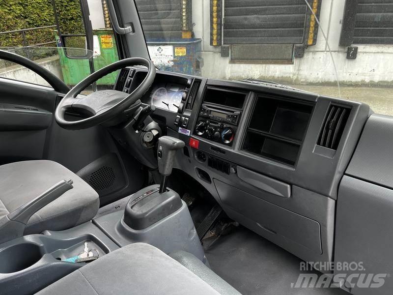 Isuzu NPR Pakettiautot