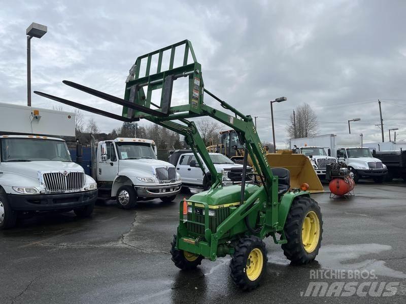 John Deere 790 Traktorit