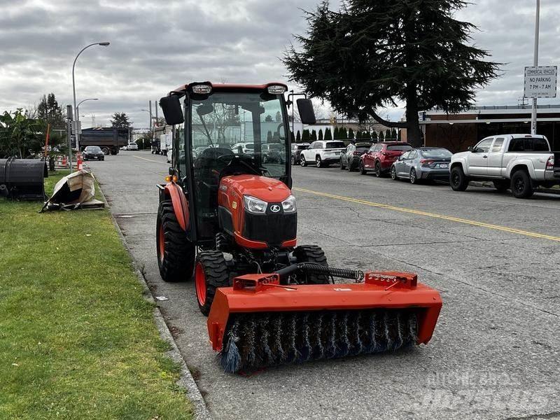 Kubota B2650 Lakaisuautot