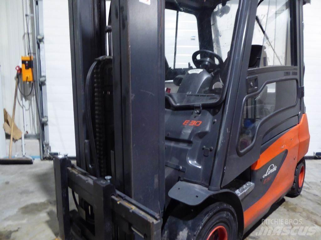 Linde E30-01 Sähkötrukit