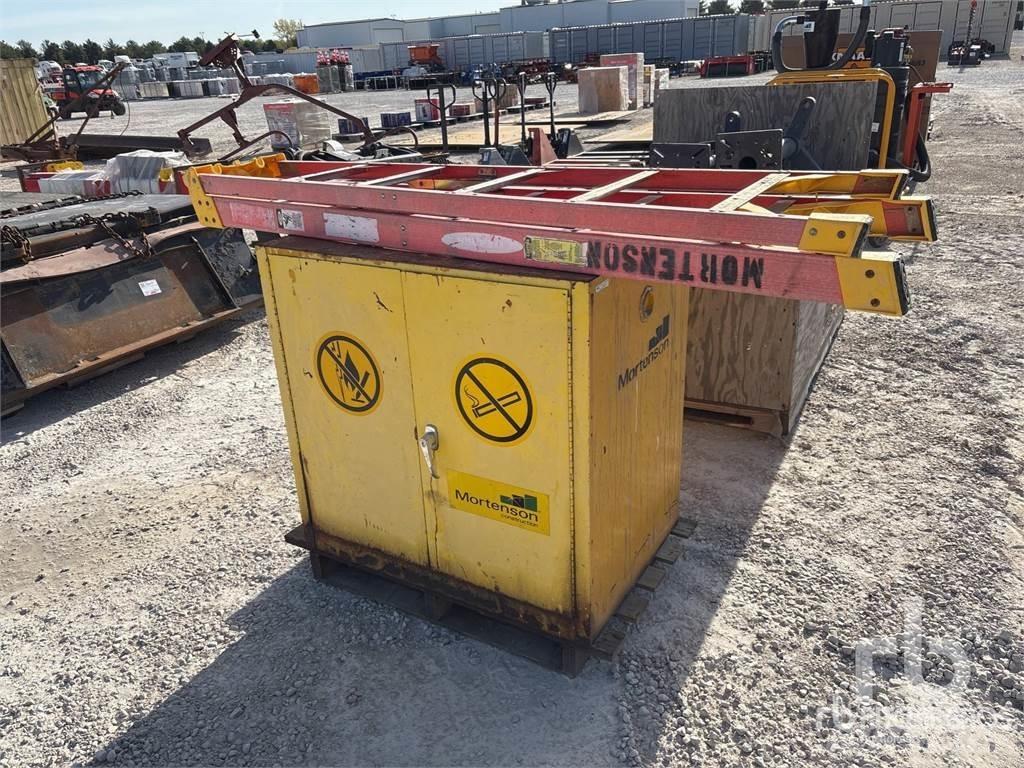  36 in Flammable Muut