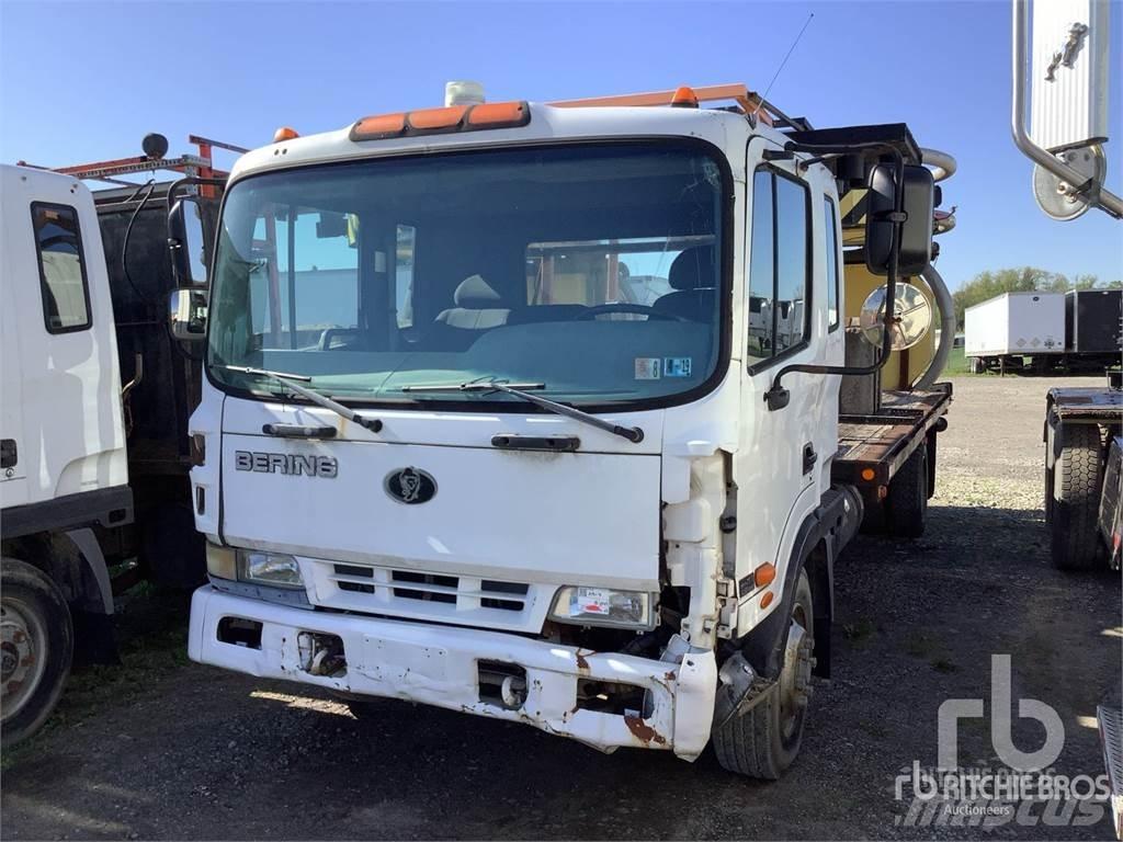 Bering MD26M Tienhoitoautot