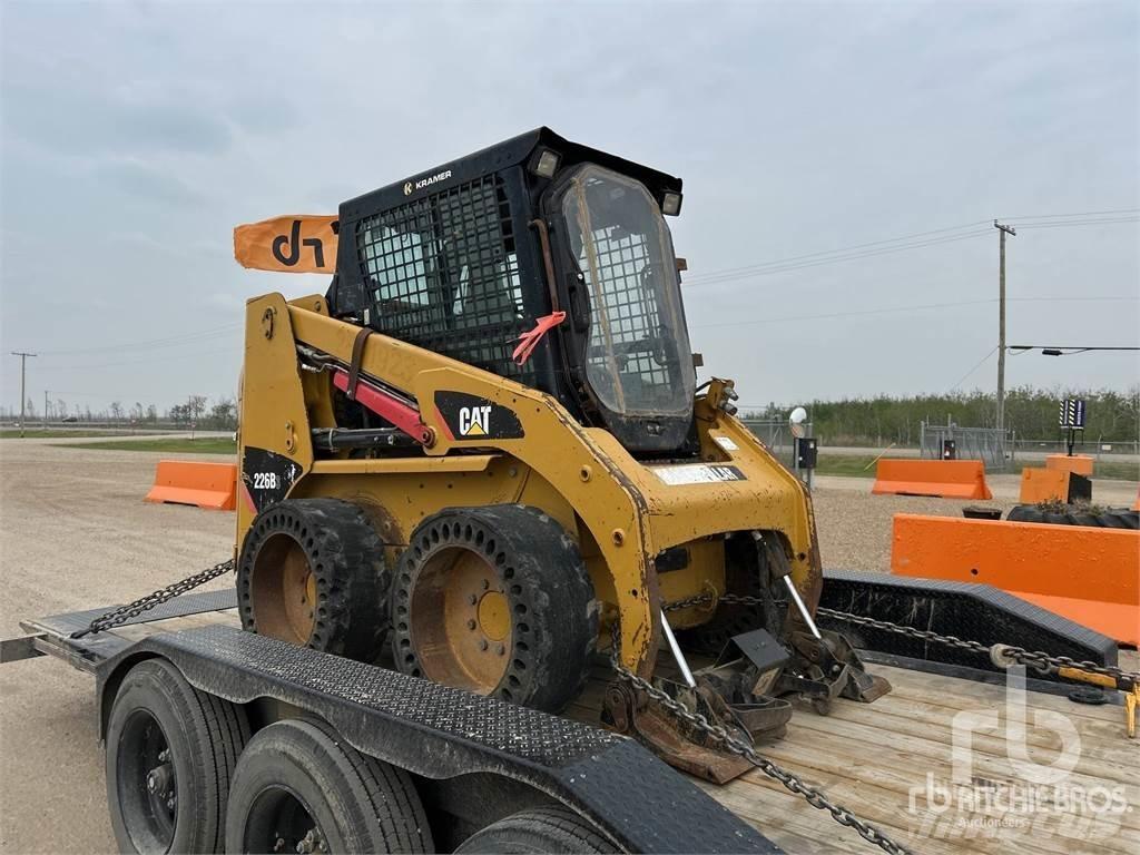 CAT 226B3 Liukuohjatut kuormaajat