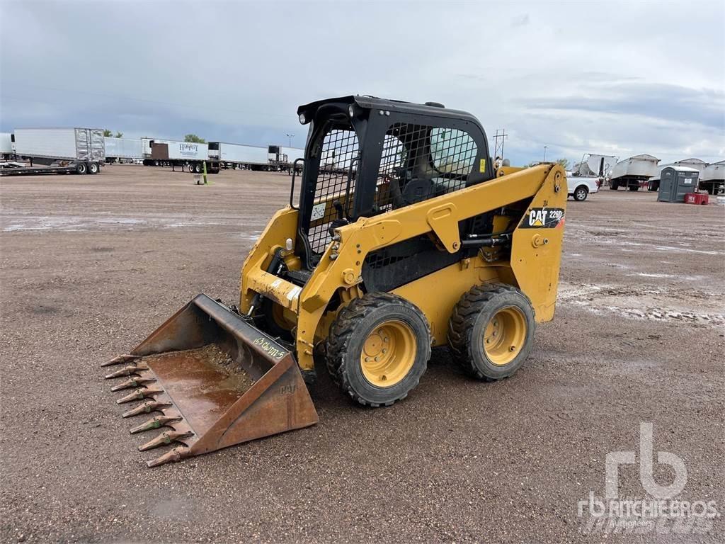 CAT 226D Liukuohjatut kuormaajat