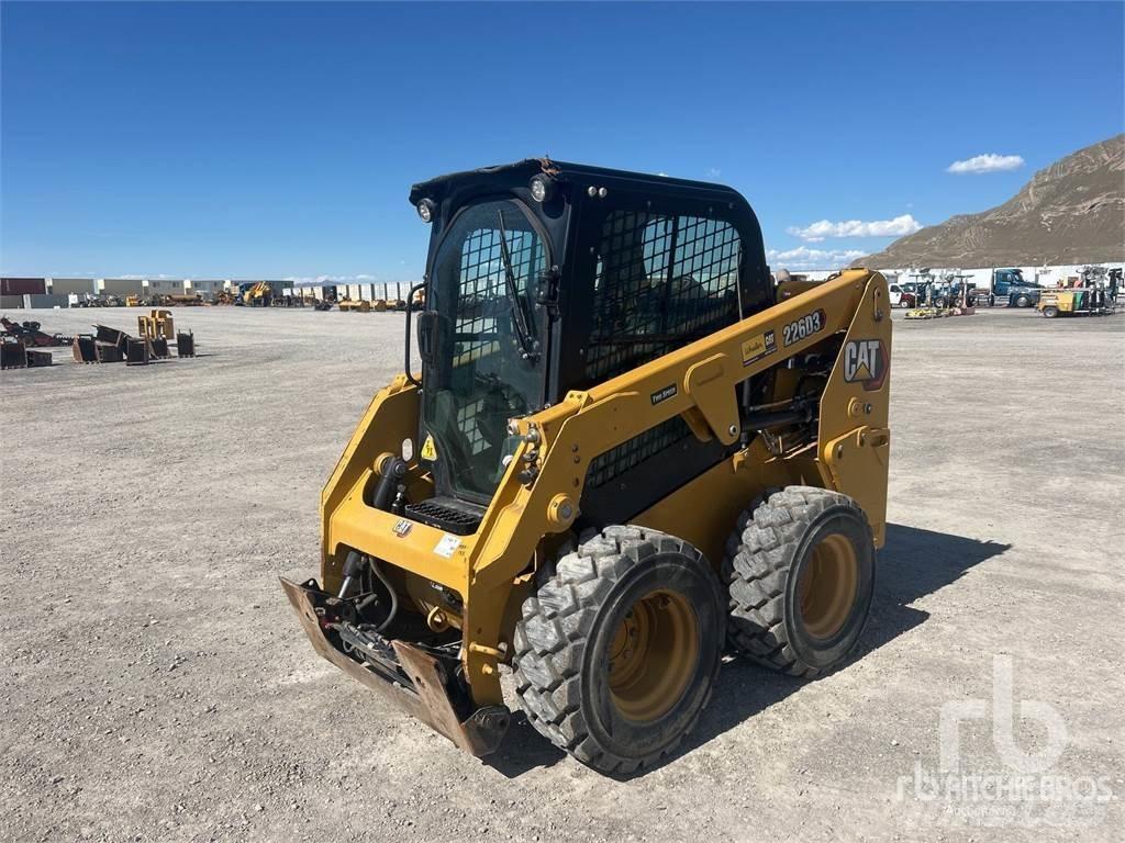 CAT 226D3 Liukuohjatut kuormaajat