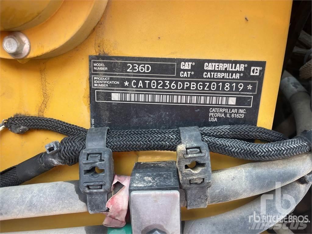 CAT 236D Liukuohjatut kuormaajat