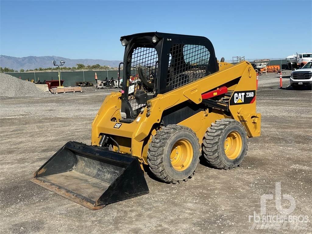 CAT 236D Liukuohjatut kuormaajat