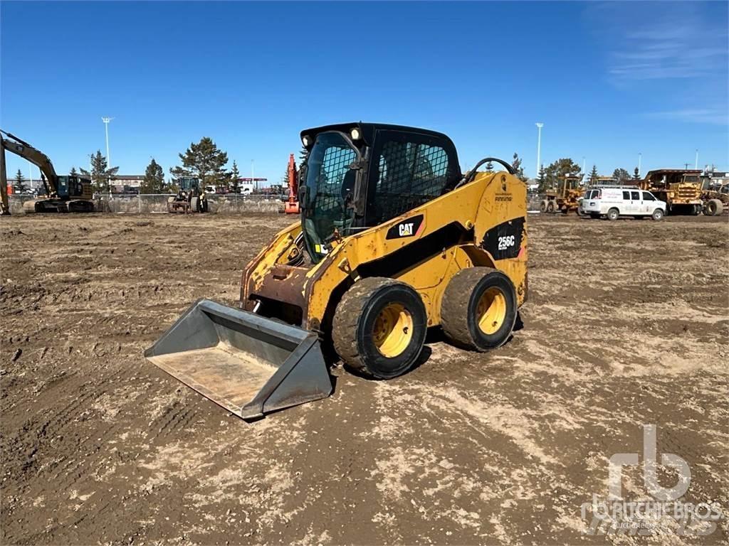 CAT 256C Liukuohjatut kuormaajat
