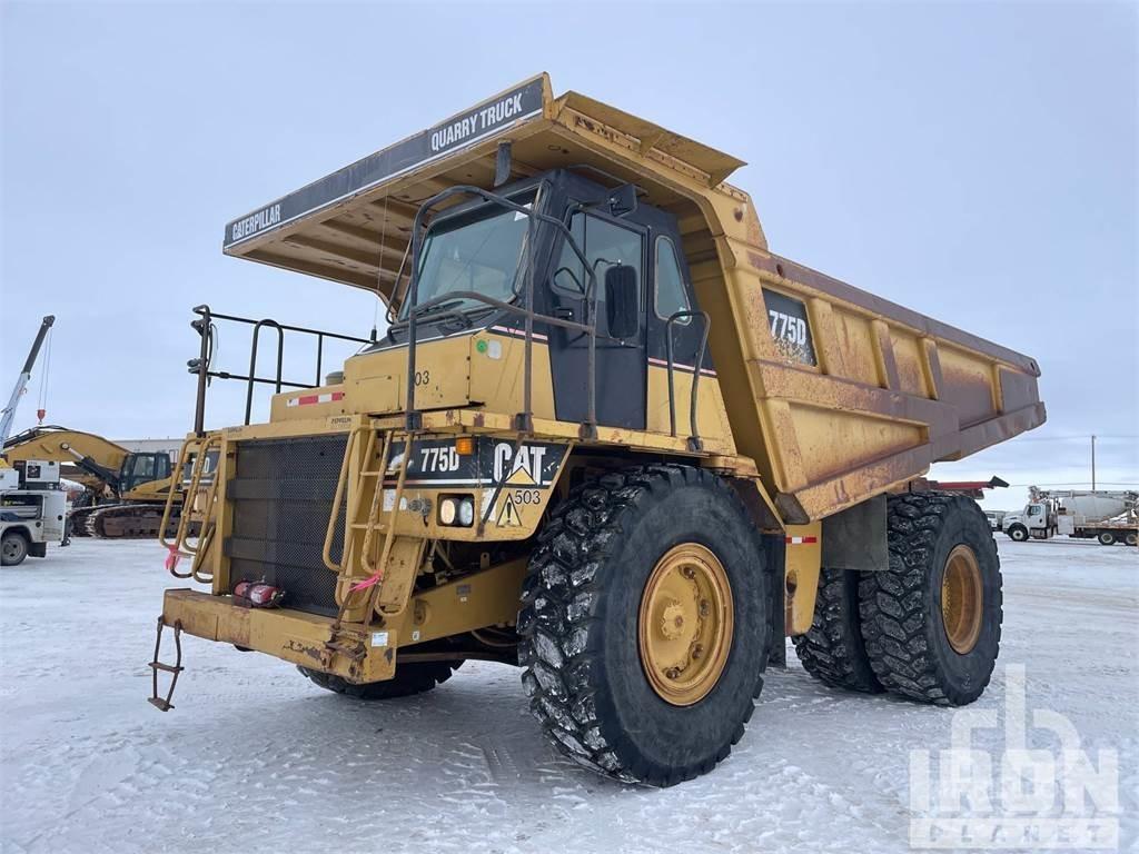 CAT 775D Maansiirtoautot