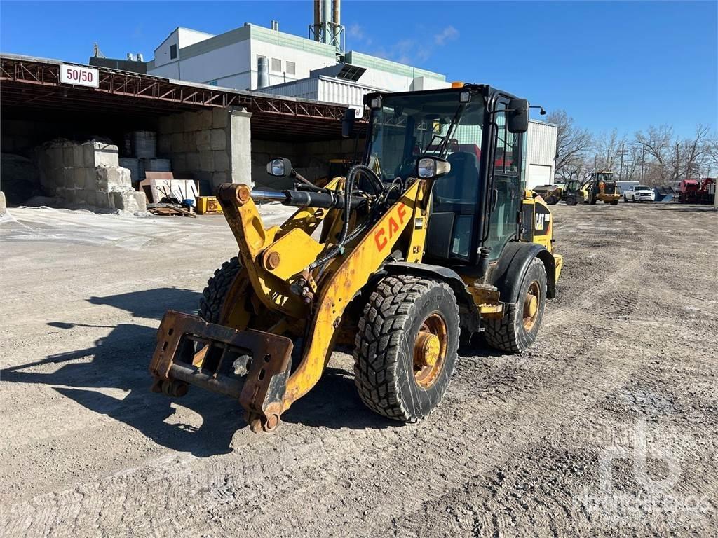 CAT 906M Pyöräkuormaajat