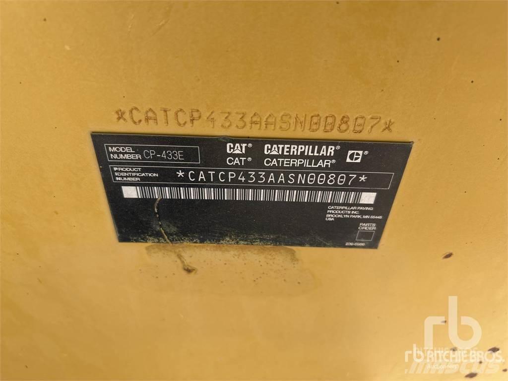 CAT CP433E Kaatopaikkajyrät