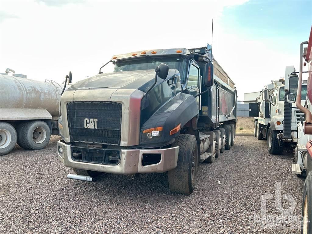 CAT CT660S Sora- ja kippiautot