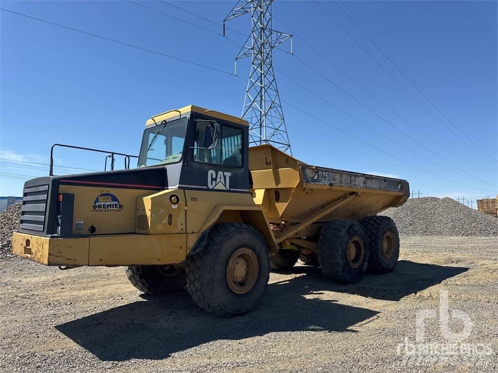 CAT D250E Dumpperit