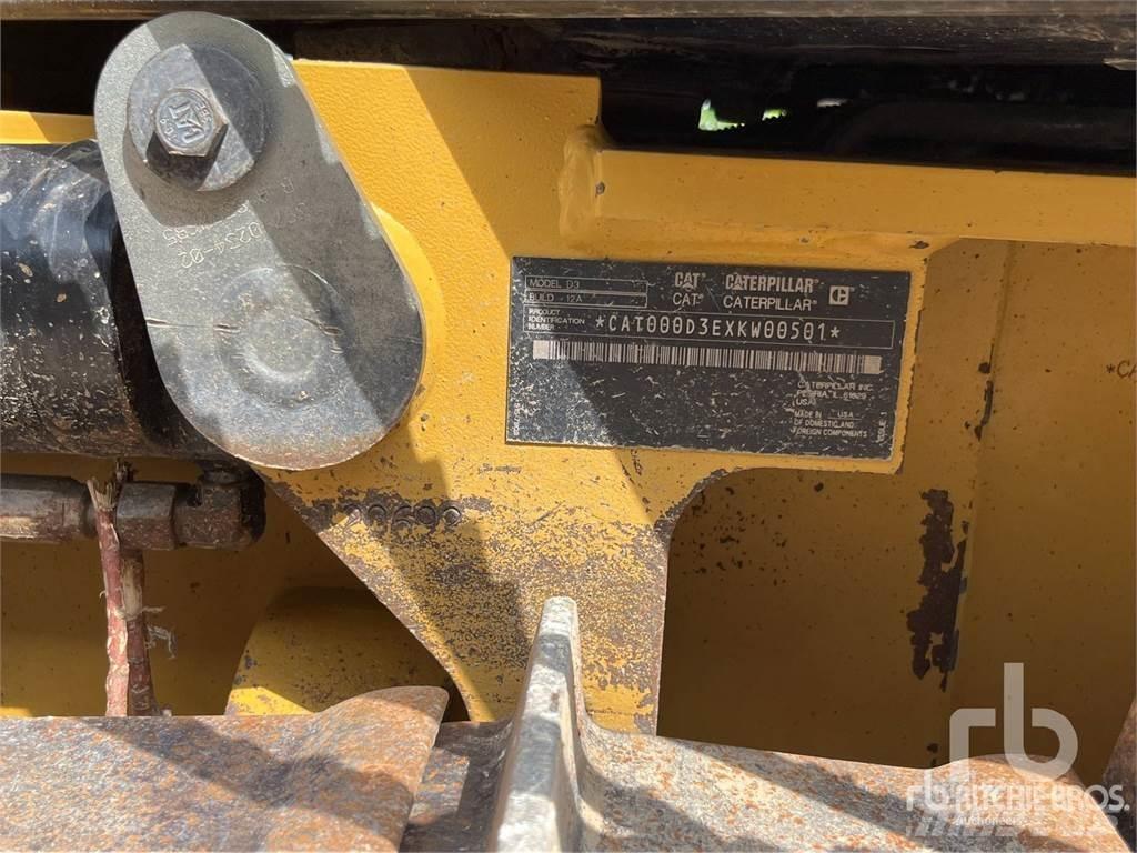 CAT D3 Telaketjupuskutraktorit