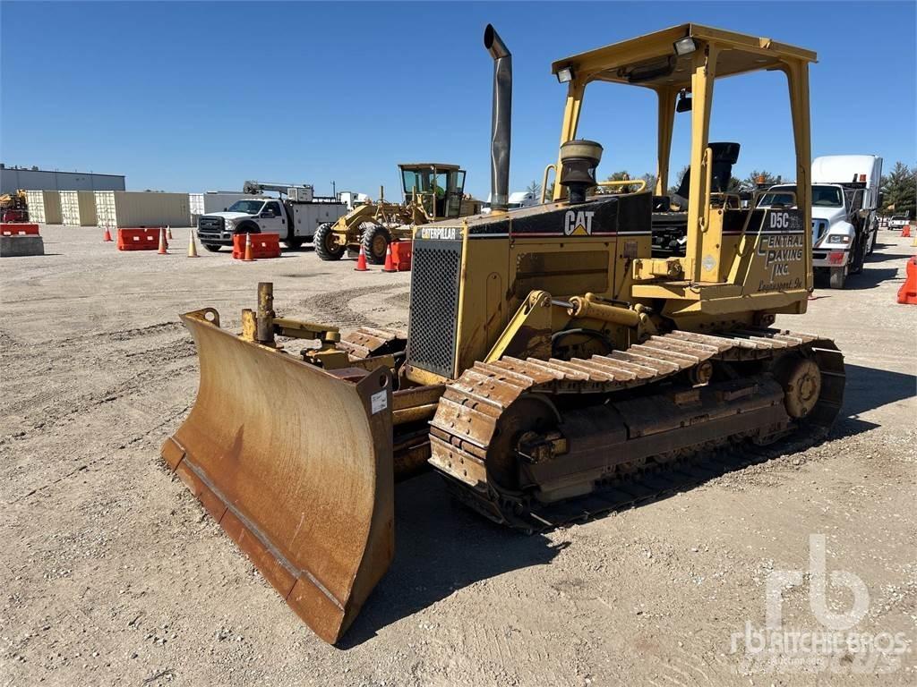 CAT D5CXL III Telaketjupuskutraktorit
