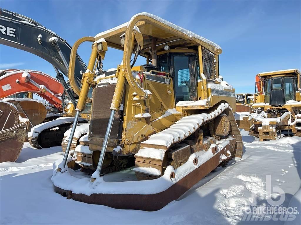 CAT D8T Telaketjupuskutraktorit