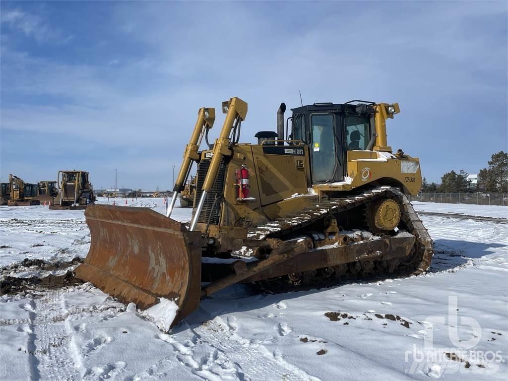 CAT D8T Telaketjupuskutraktorit