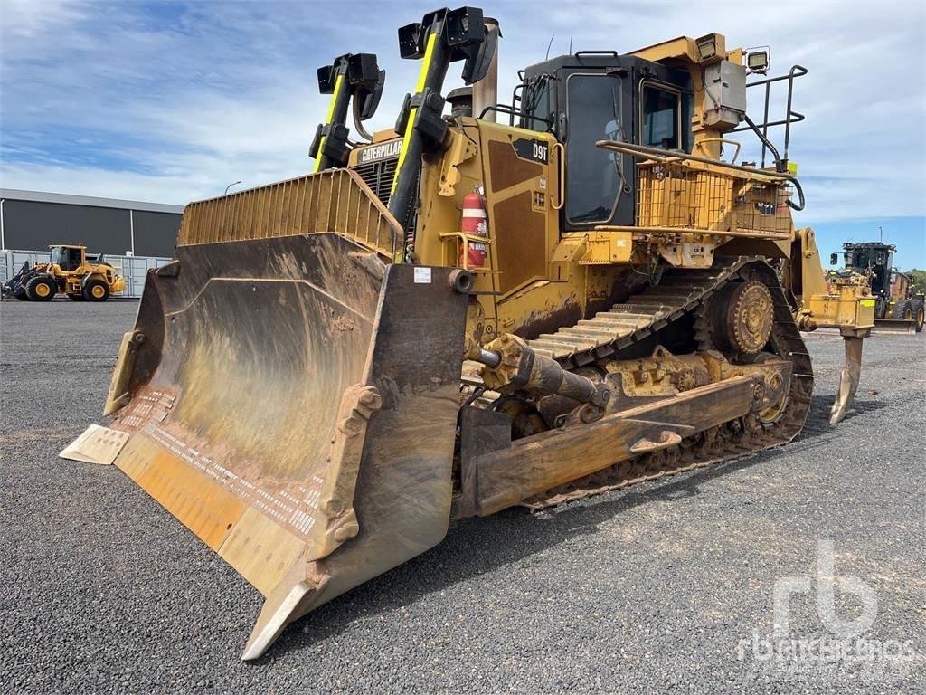 CAT D9T Telaketjupuskutraktorit