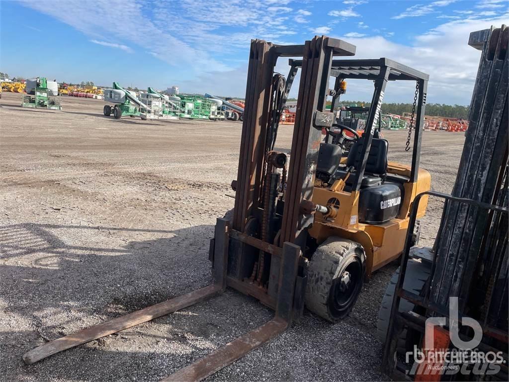 CAT DP30K Dieseltrukit
