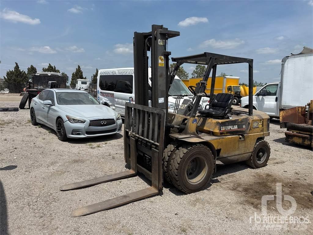 CAT DP40 Dieseltrukit