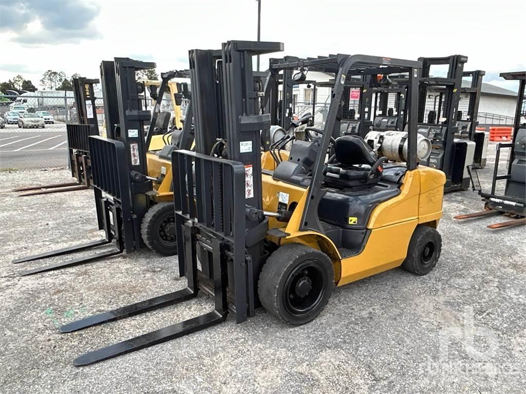CAT GP30N Dieseltrukit