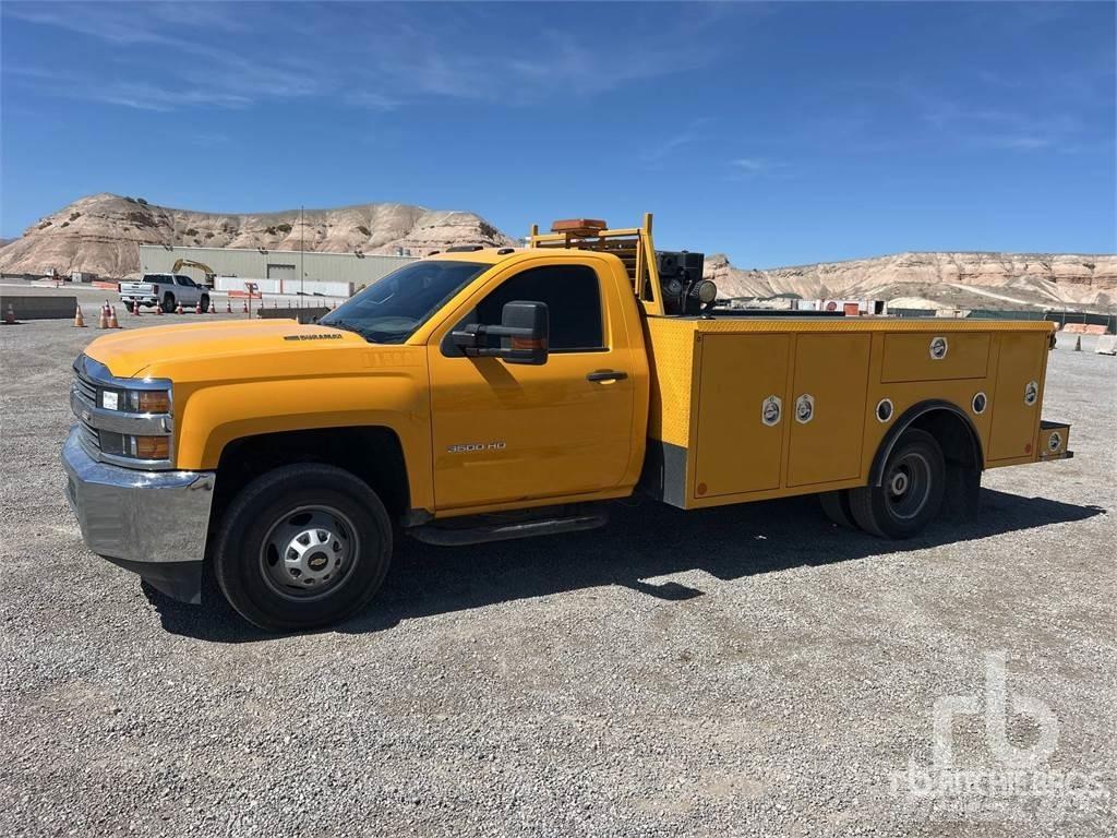 Chevrolet 3500 Tienhoitoautot