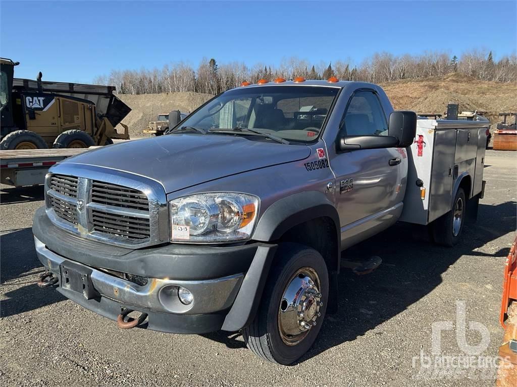 Dodge 4500 Tienhoitoautot